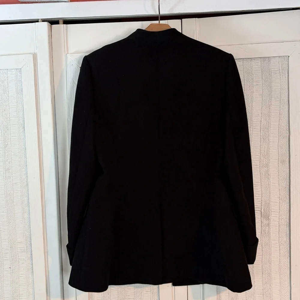 Theory collarless cuff sleeve Black Blazer size 6